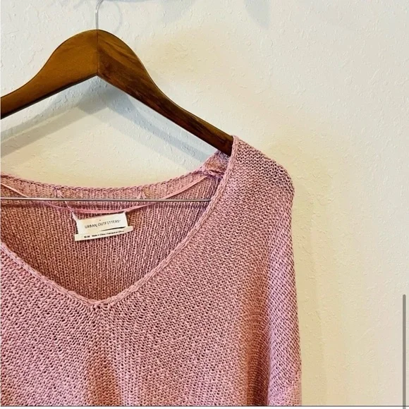 Urban Outfitters Maeve Reversible V-Neck Sweater - size medium - Picture 6 of 10